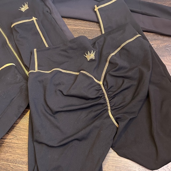 Activewear Set - Picture 2 of 8